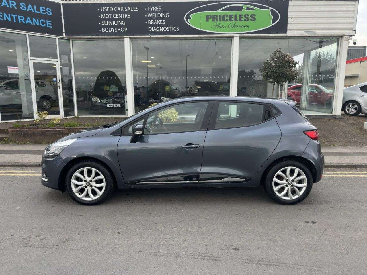 2018 RENAULT CLIO 2018 RENAULT CLIO