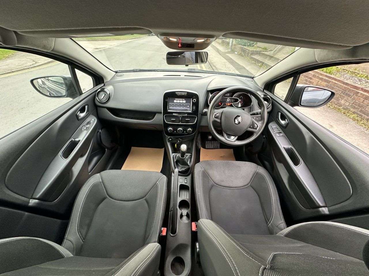 2018 RENAULT CLIO 2018 RENAULT CLIO