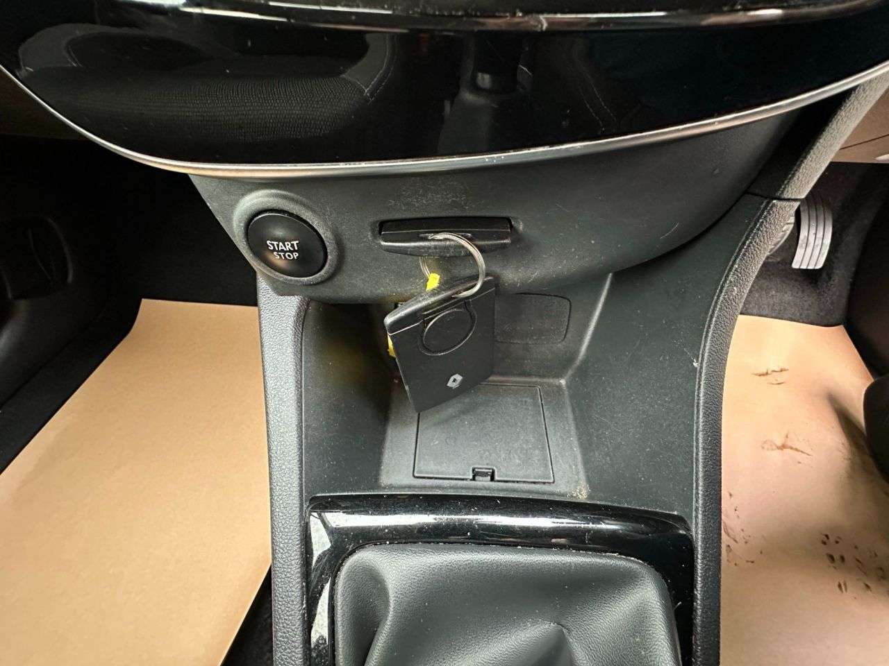 2018 RENAULT CLIO 2018 RENAULT CLIO