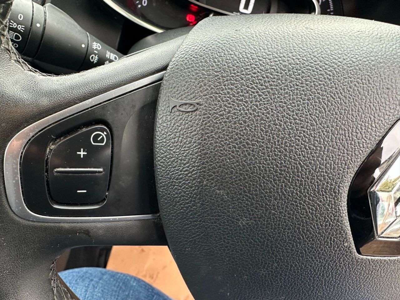 2018 RENAULT CLIO 2018 RENAULT CLIO