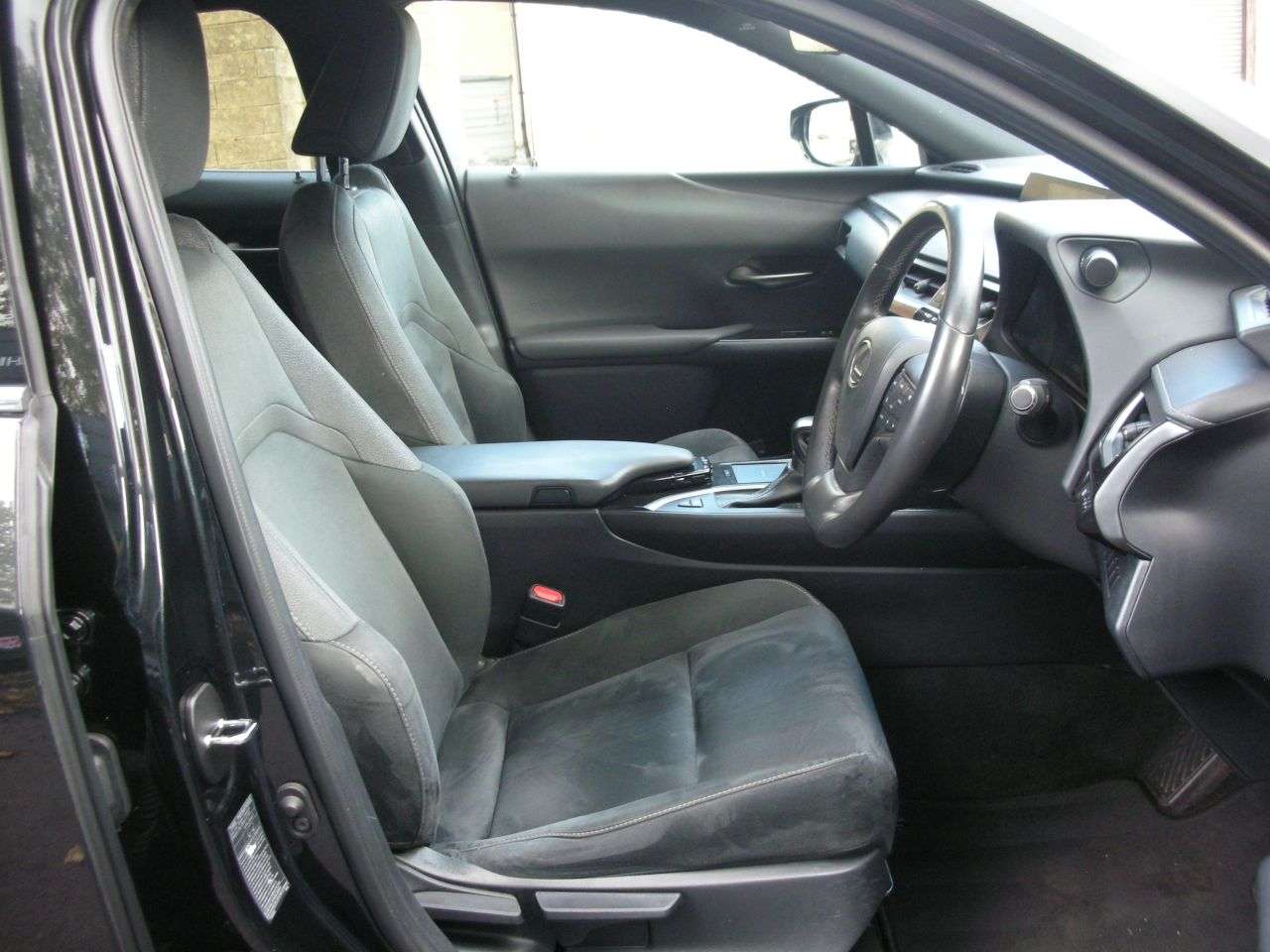 2020 LEXUS UX 2020 LEXUS UX