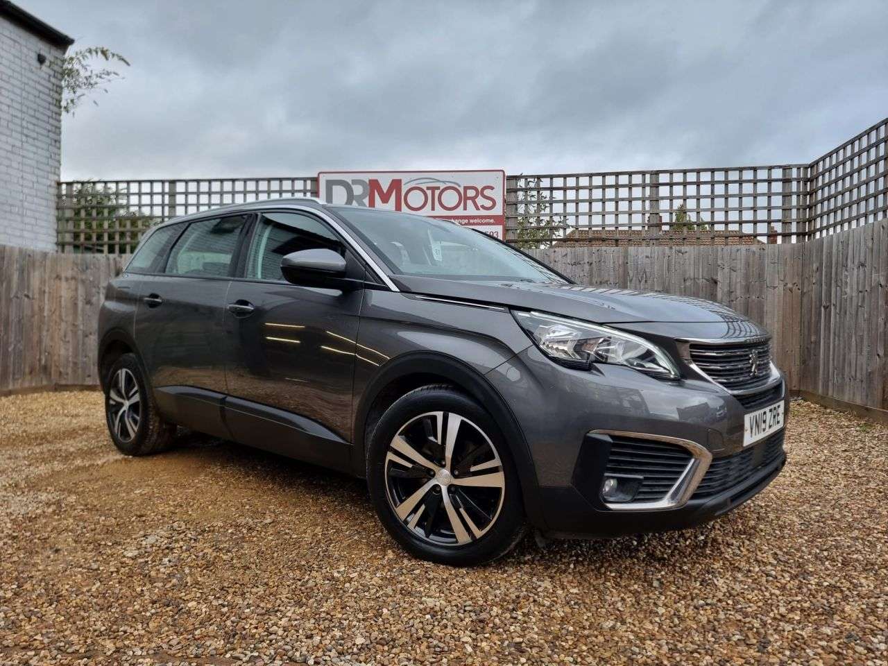 2019 PEUGEOT 5008 2019 PEUGEOT 5008