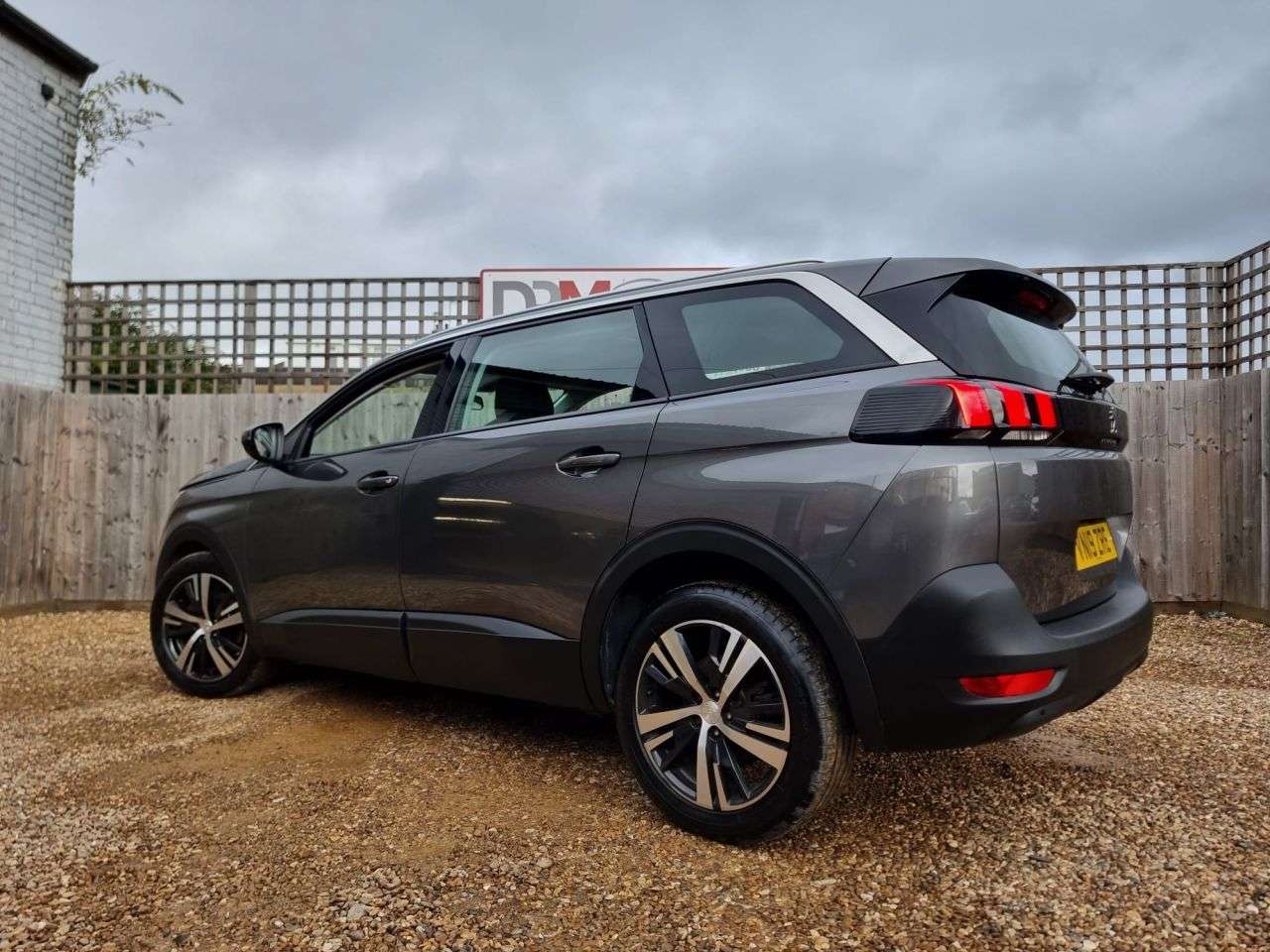 2019 PEUGEOT 5008 2019 PEUGEOT 5008