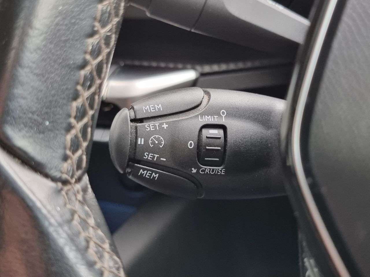 2019 PEUGEOT 5008 2019 PEUGEOT 5008