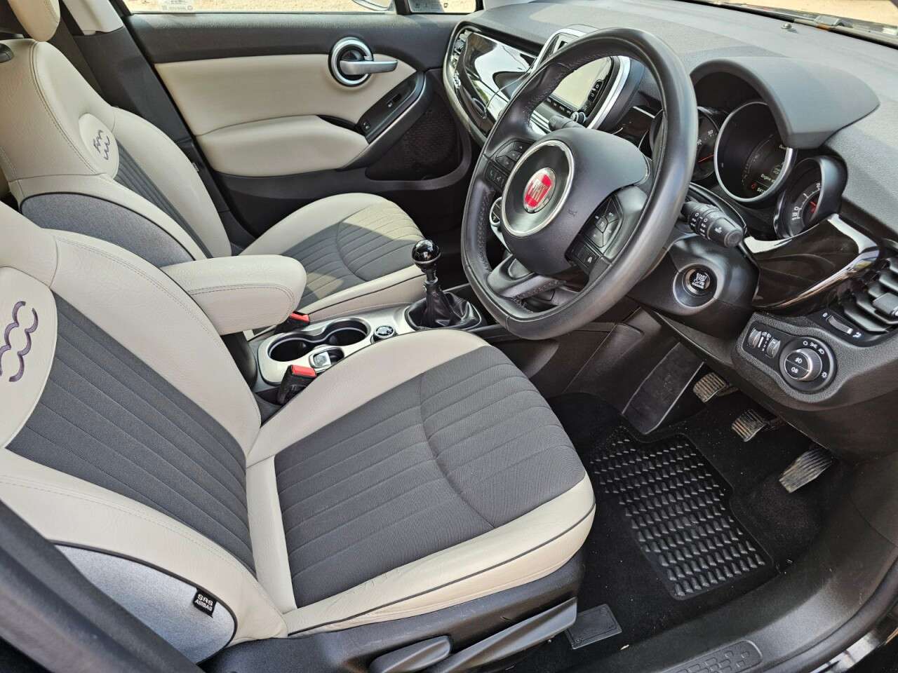 2017 FIAT 500X 2017 FIAT 500X