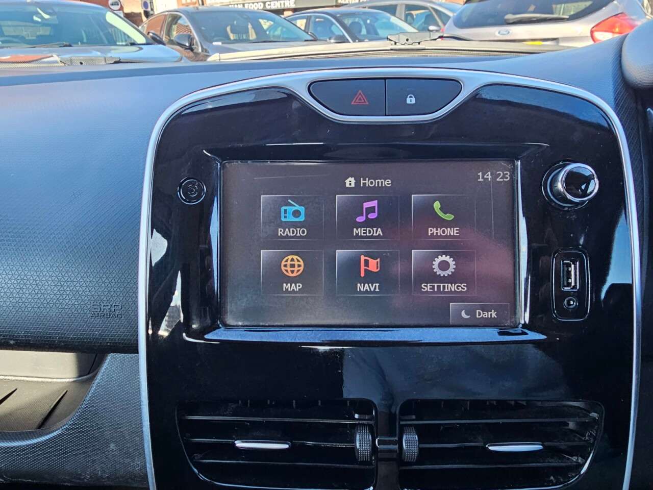 2015 RENAULT CLIO 2015 RENAULT CLIO