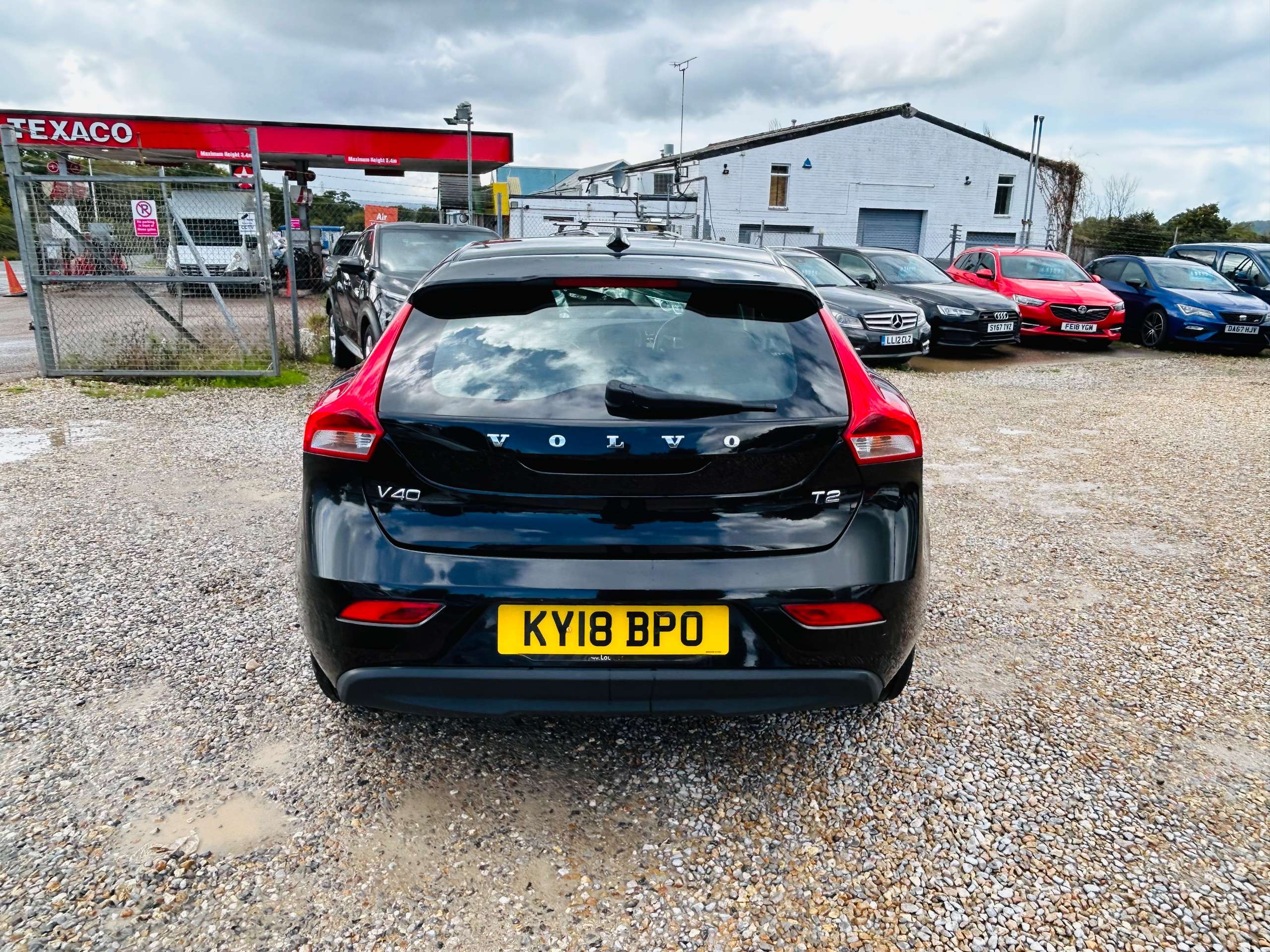 2018 VOLVO V40 2018 VOLVO V40