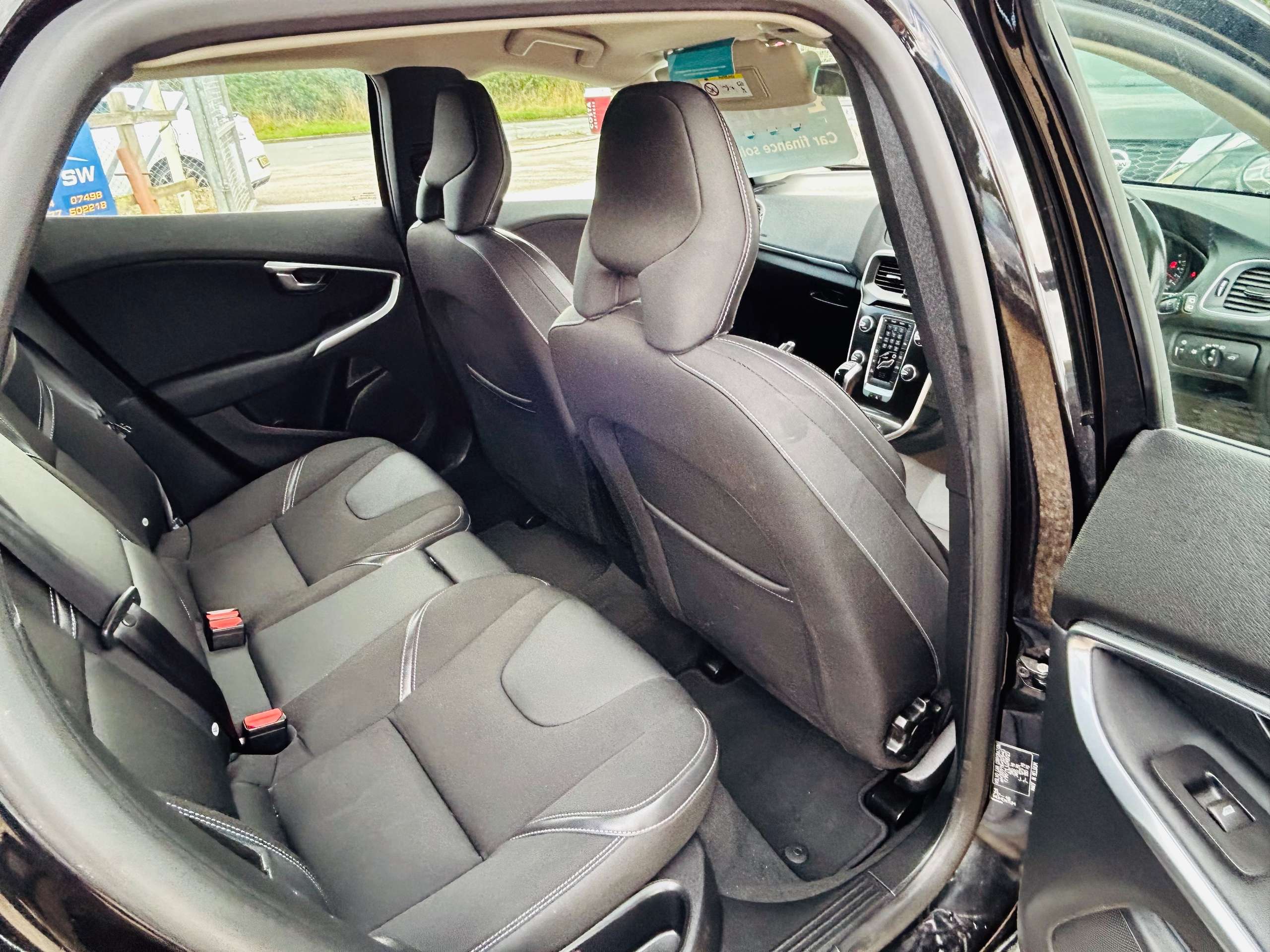 2018 VOLVO V40 2018 VOLVO V40