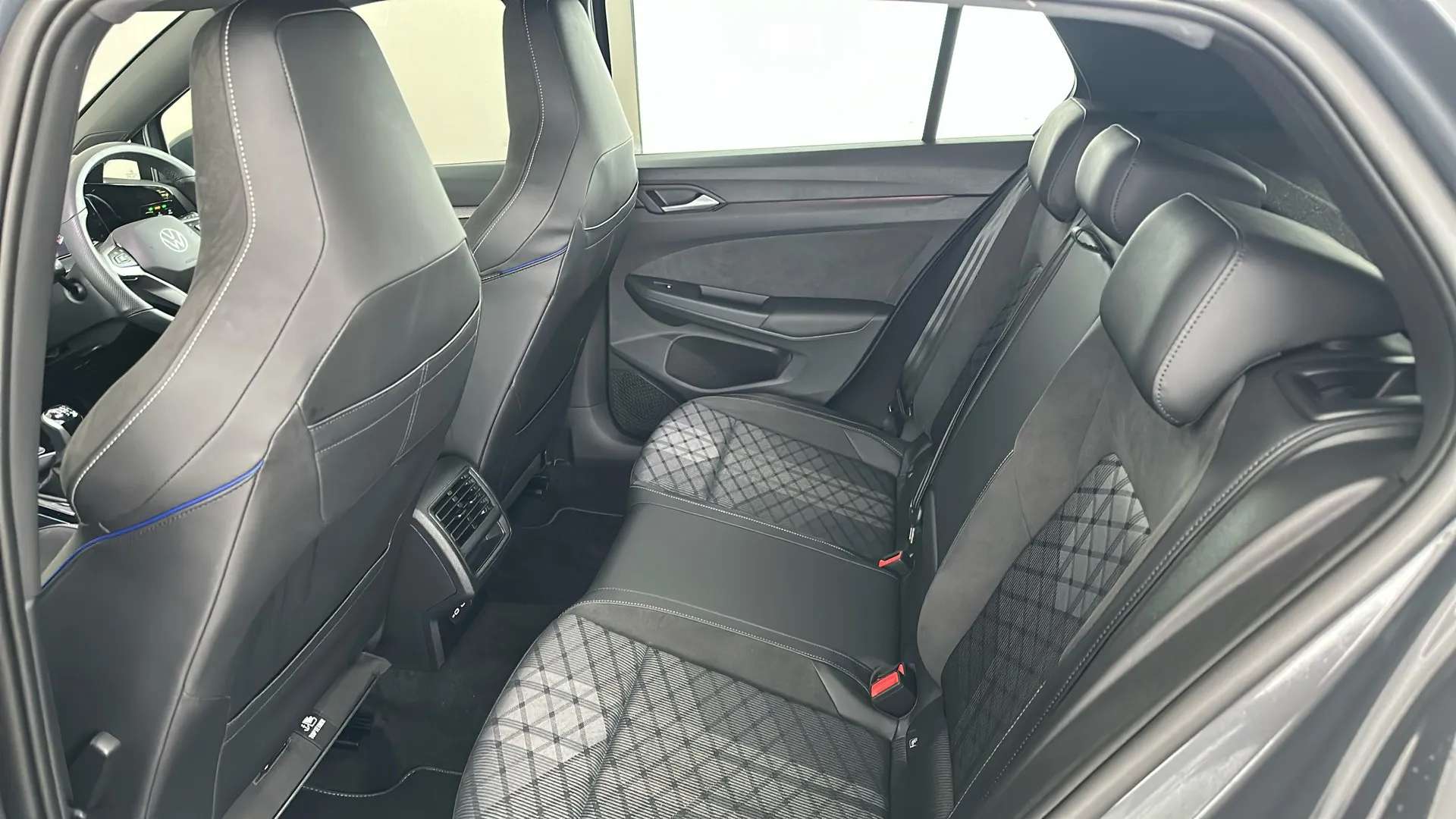 2025 VOLKSWAGEN GOLF 2025 VOLKSWAGEN GOLF