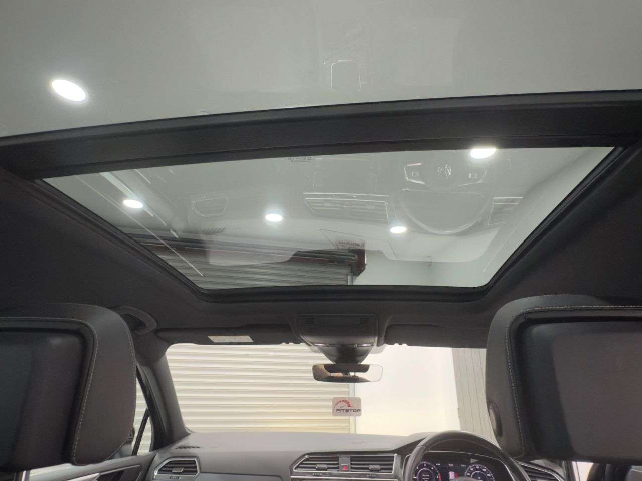 2017 VOLKSWAGEN TIGUAN 2017 VOLKSWAGEN TIGUAN