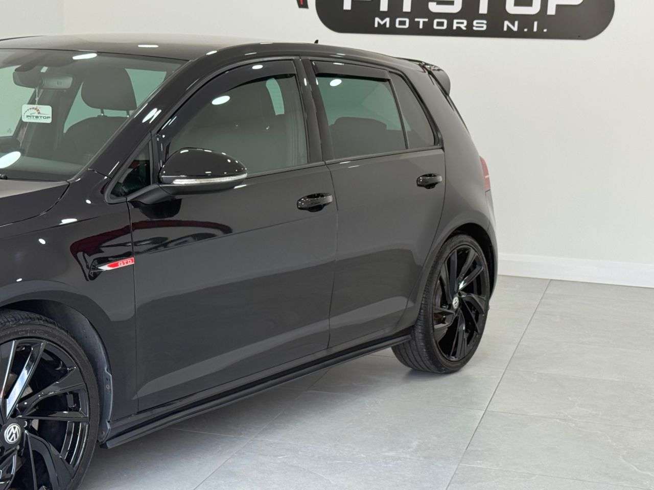 null VOLKSWAGEN GOLF null VOLKSWAGEN GOLF