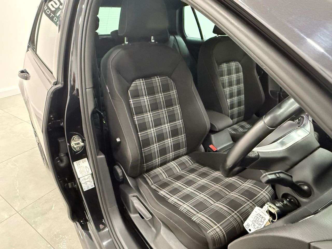 null VOLKSWAGEN GOLF null VOLKSWAGEN GOLF