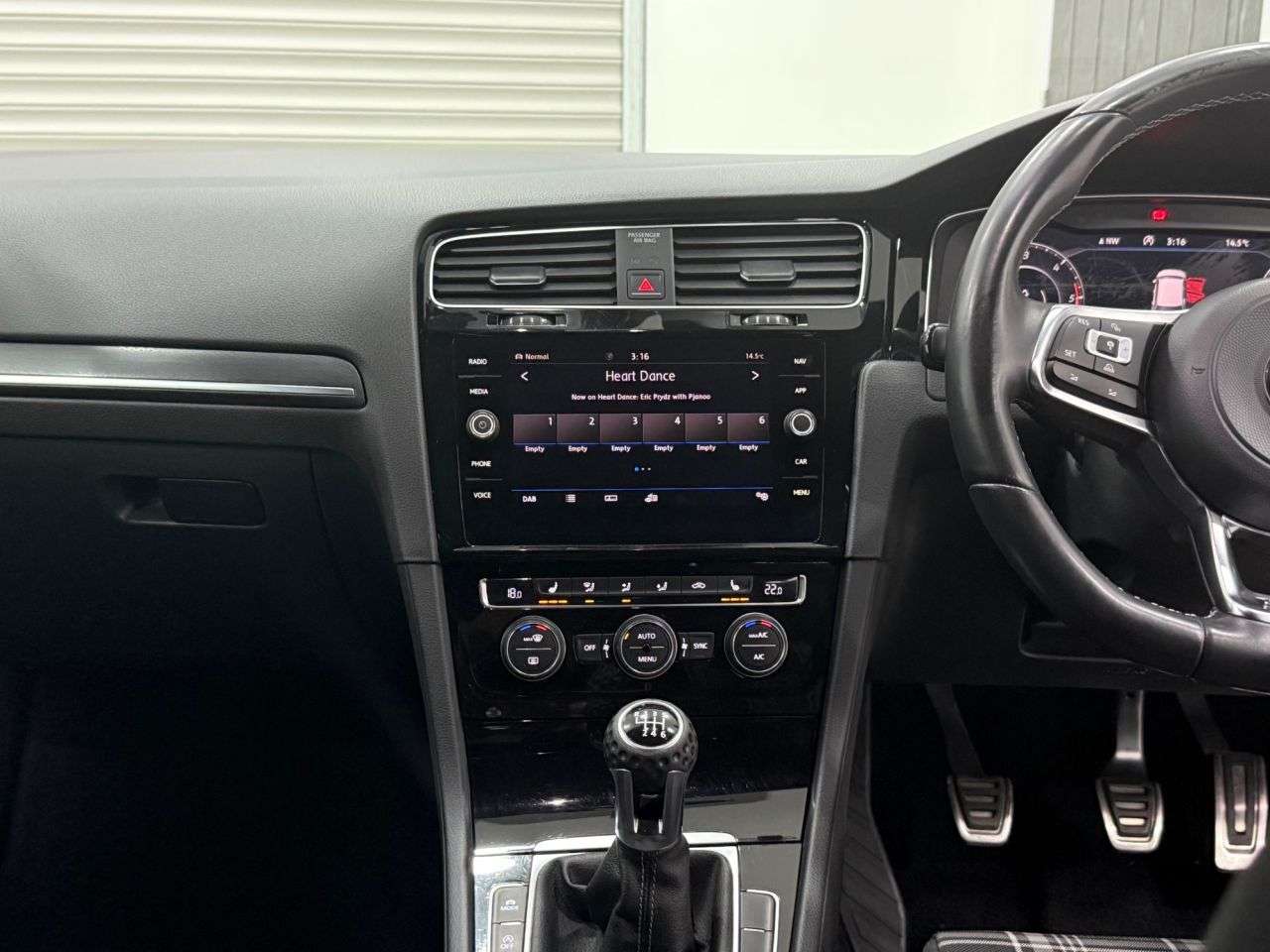 null VOLKSWAGEN GOLF null VOLKSWAGEN GOLF