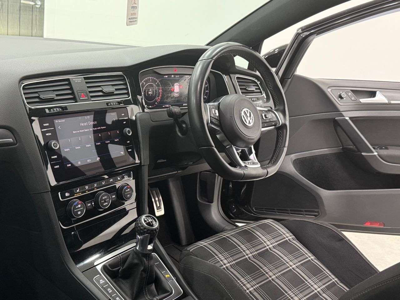 null VOLKSWAGEN GOLF null VOLKSWAGEN GOLF