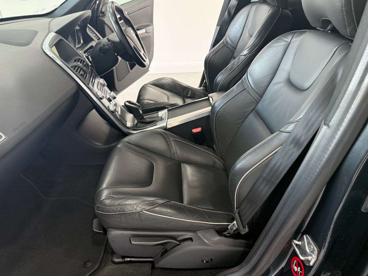 2016 VOLVO XC60 2016 VOLVO XC60