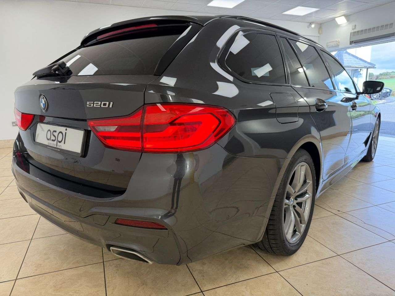 2019 BMW 5 SERIES 2019 BMW 5 SERIES
