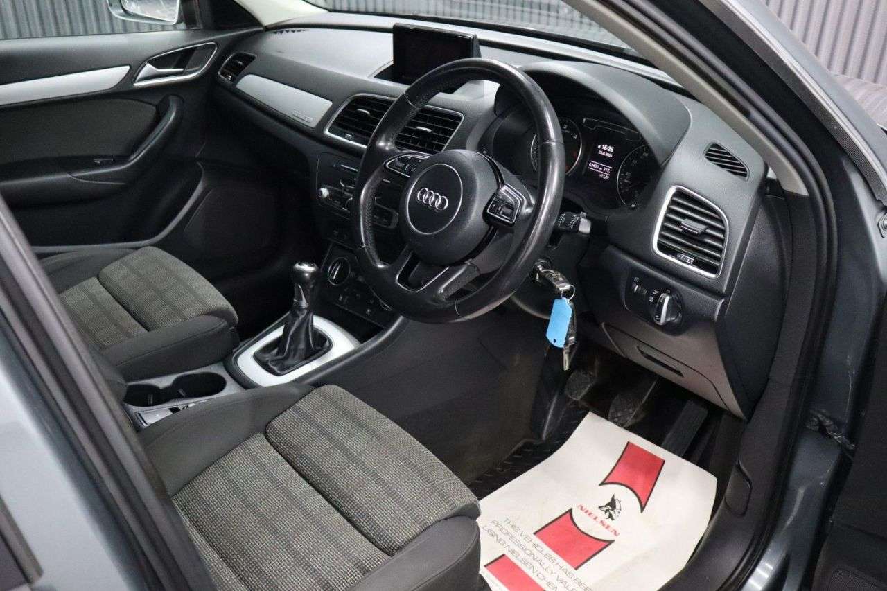 2015 AUDI Q3 2015 AUDI Q3
