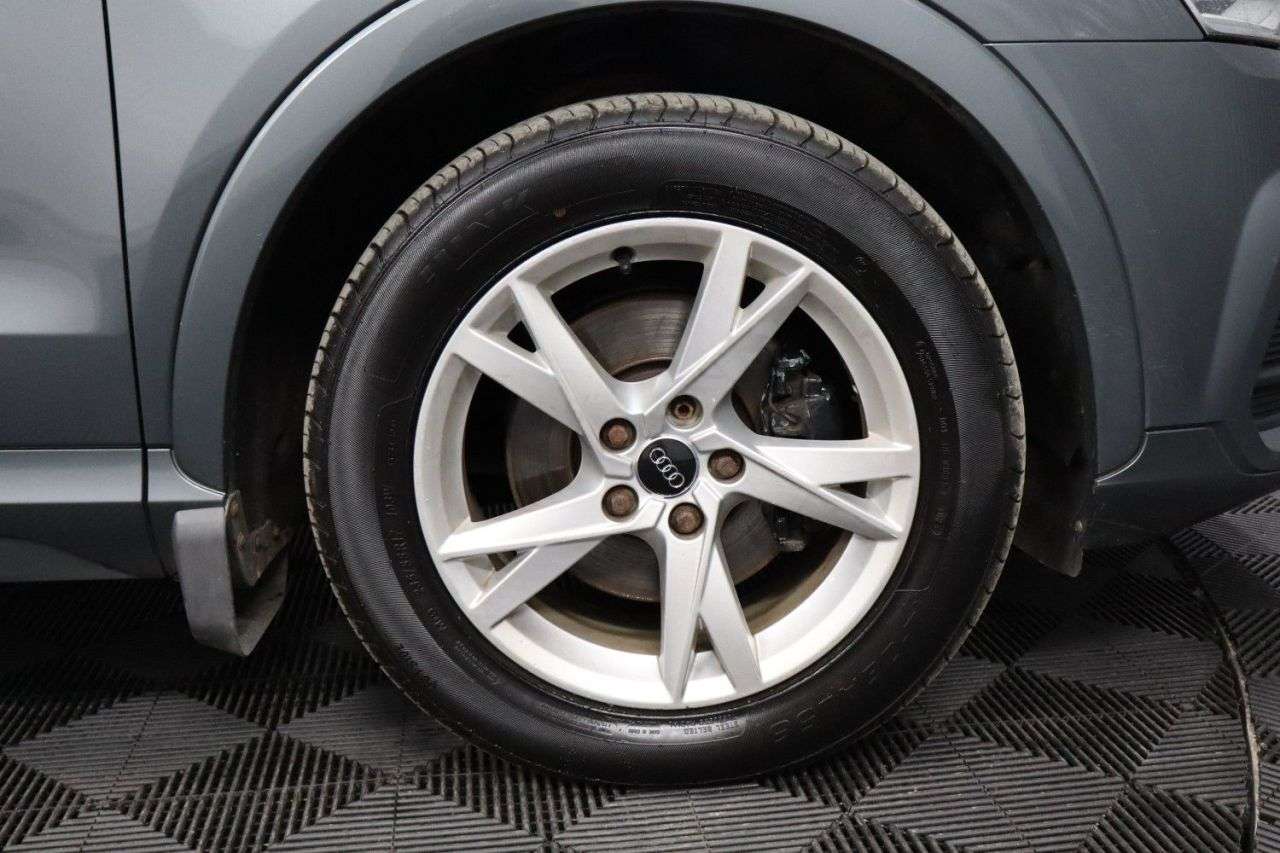 2015 AUDI Q3 2015 AUDI Q3