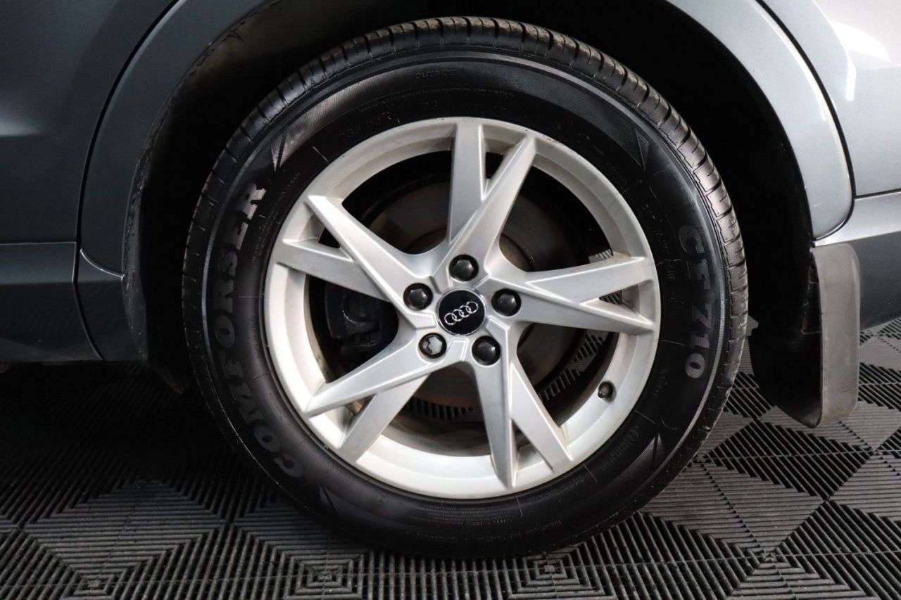 2015 AUDI Q3 2015 AUDI Q3