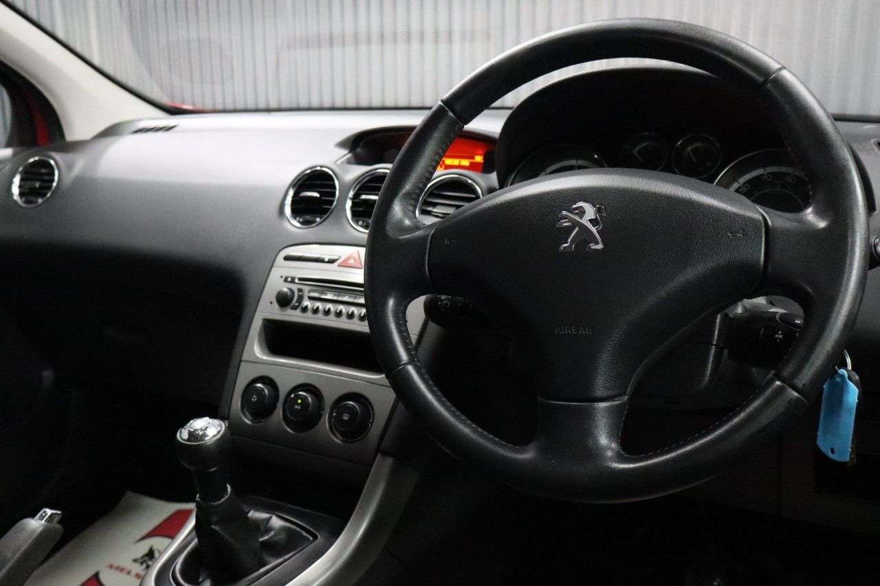 2013 PEUGEOT 308 2013 PEUGEOT 308