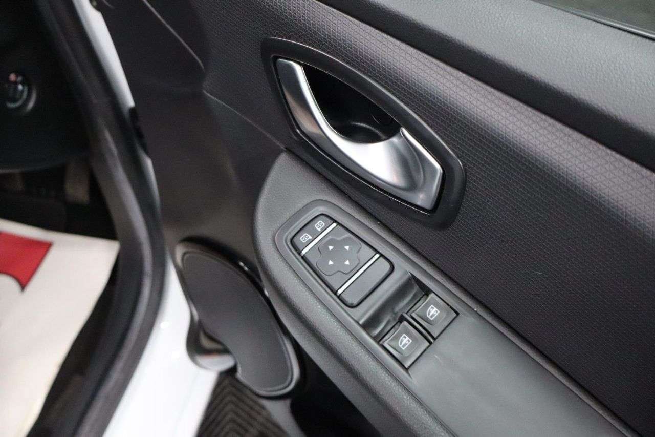 2019 RENAULT CLIO 2019 RENAULT CLIO