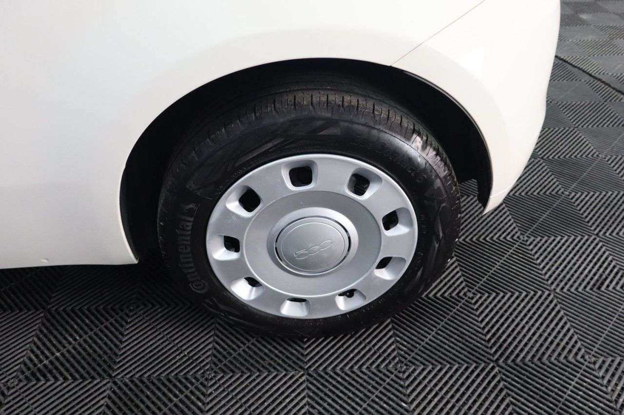 2017 FIAT 500 2017 FIAT 500