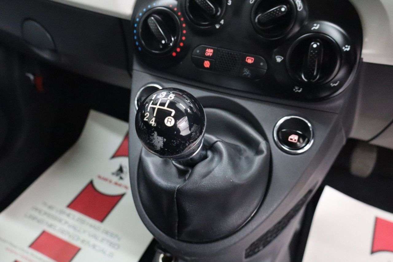 2017 FIAT 500 2017 FIAT 500