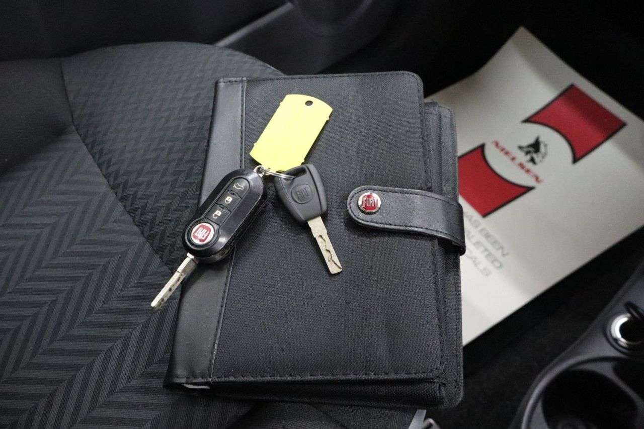 2017 FIAT 500 2017 FIAT 500