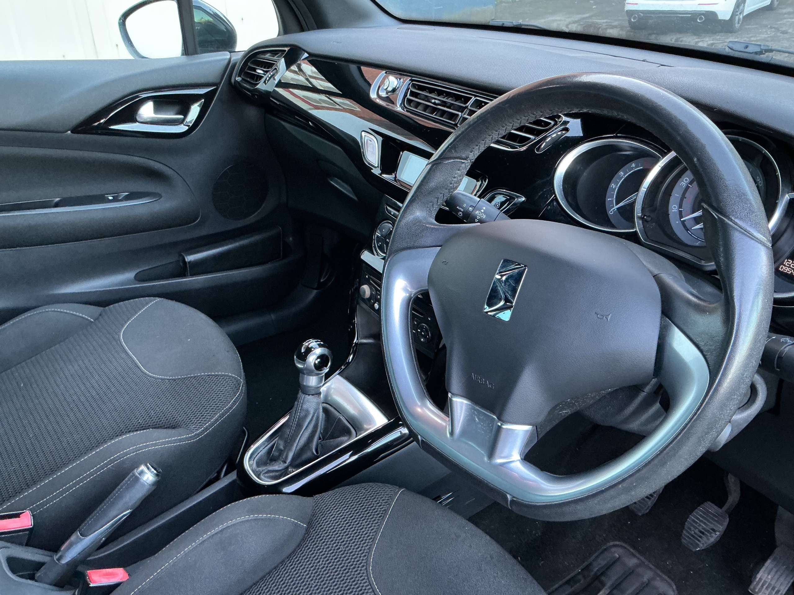 2014 CITROEN DS3 CABRIO 2014 CITROEN DS3 CABRIO