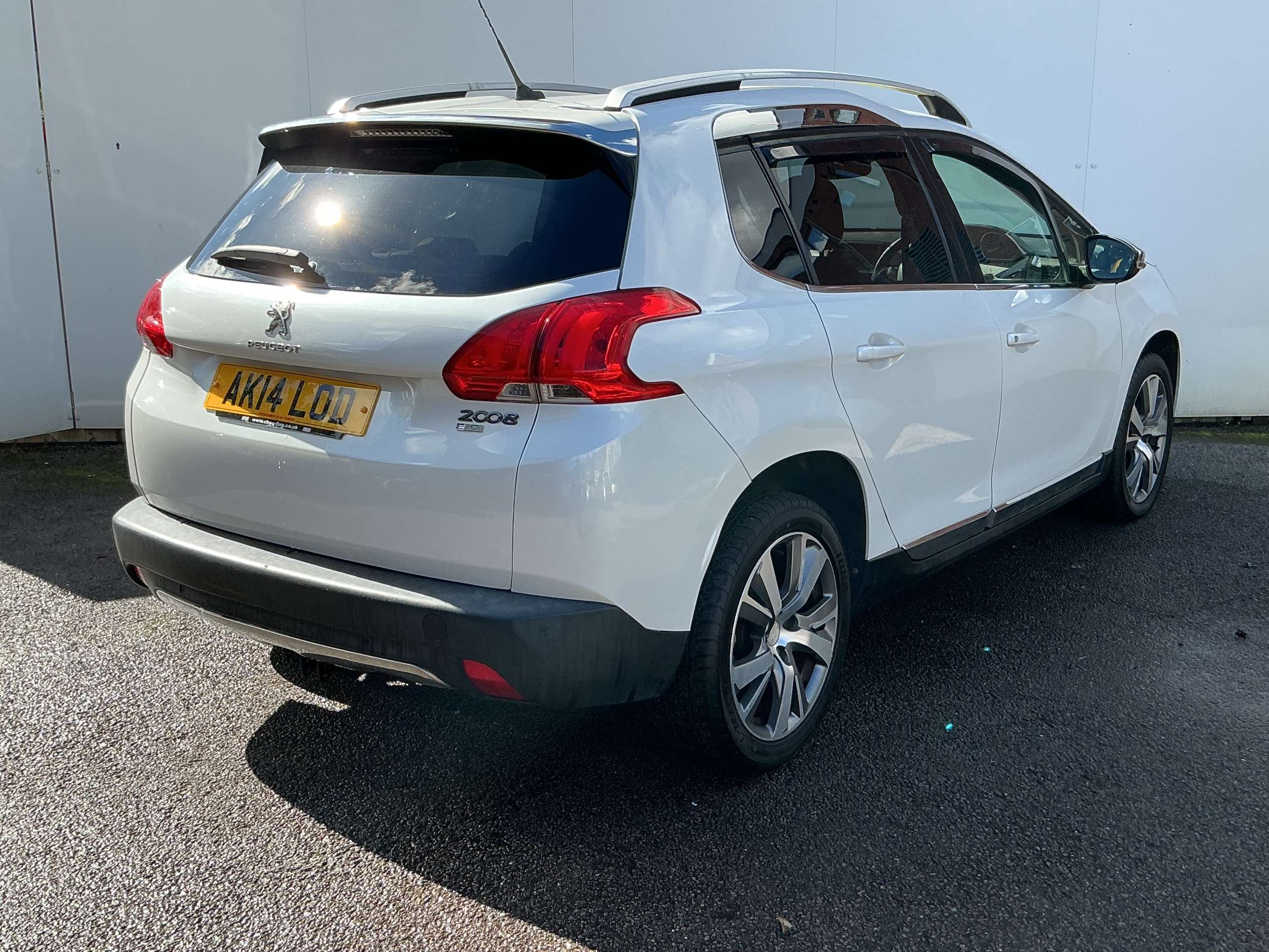 2014 PEUGEOT 2008 2014 PEUGEOT 2008