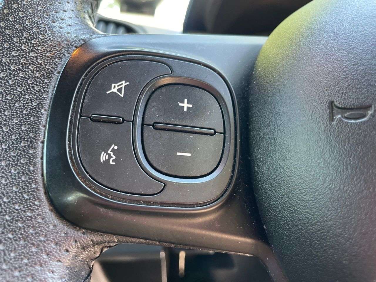 2017 ABARTH 595 2017 ABARTH 595