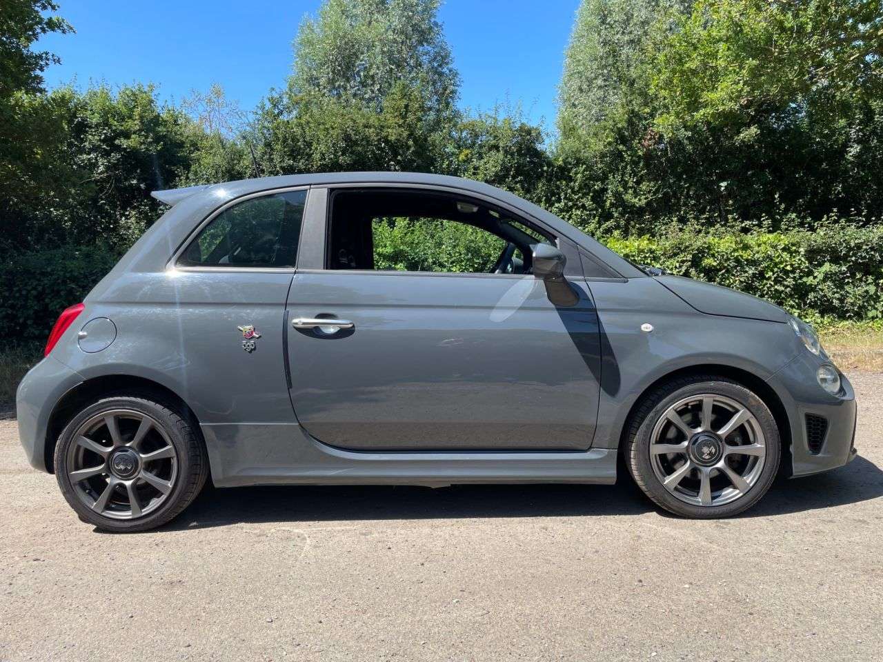 2017 ABARTH 595 2017 ABARTH 595