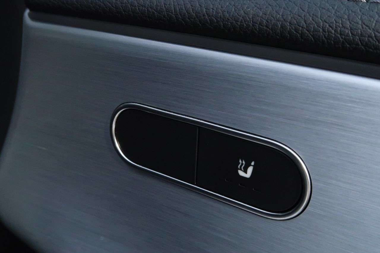 null MERCEDES-BENZ CLA null MERCEDES-BENZ CLA