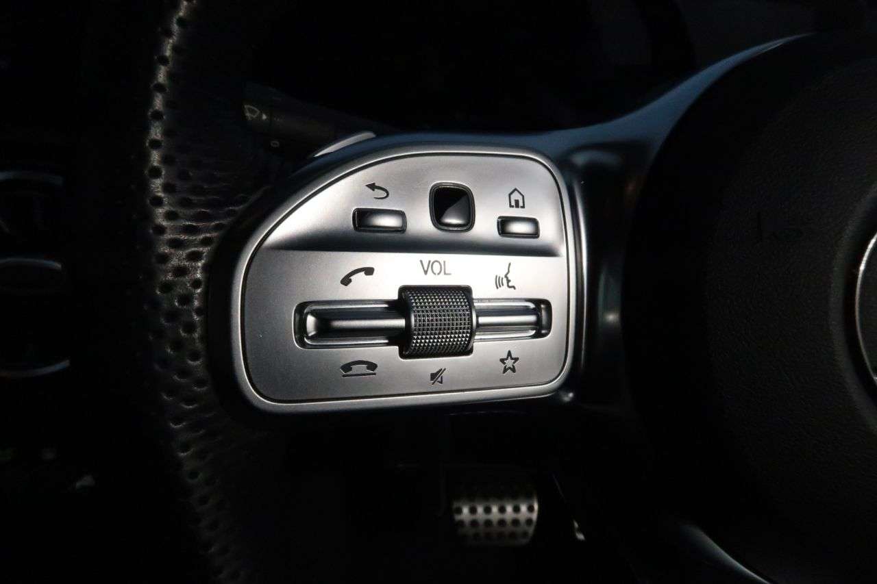 null MERCEDES-BENZ CLA null MERCEDES-BENZ CLA