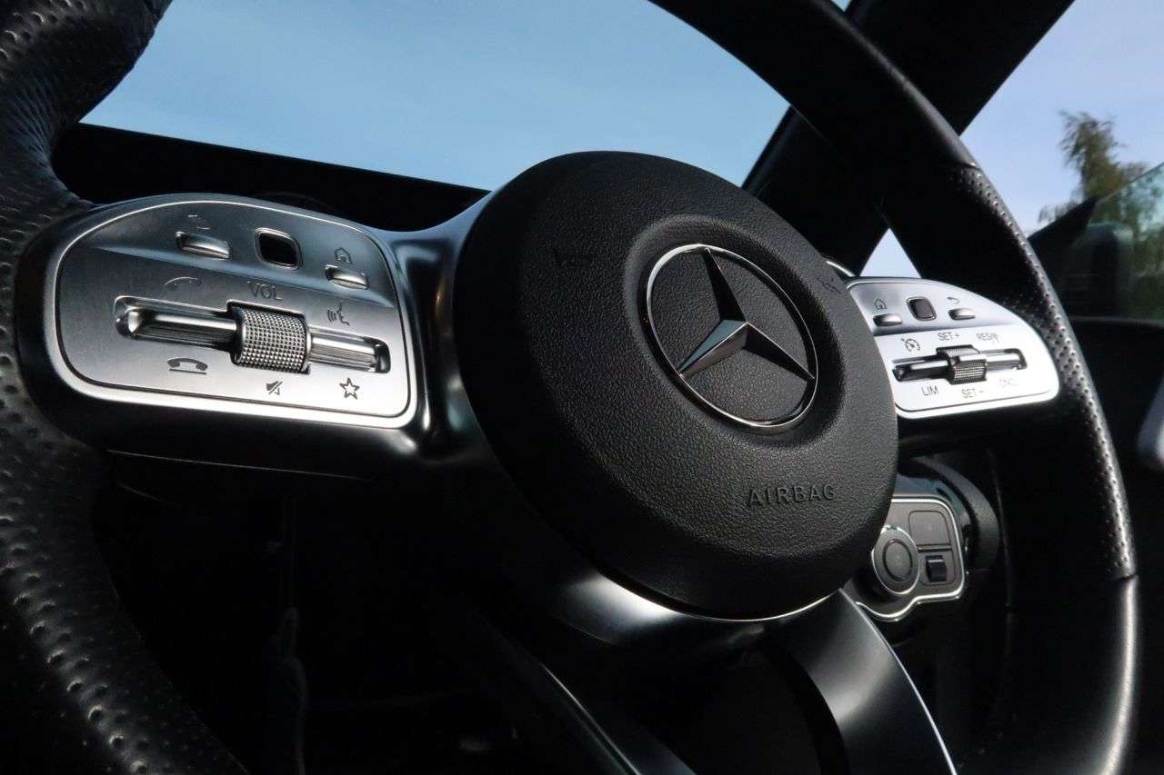 null MERCEDES-BENZ CLA null MERCEDES-BENZ CLA