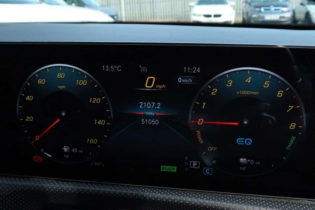 null MERCEDES-BENZ CLA null MERCEDES-BENZ CLA