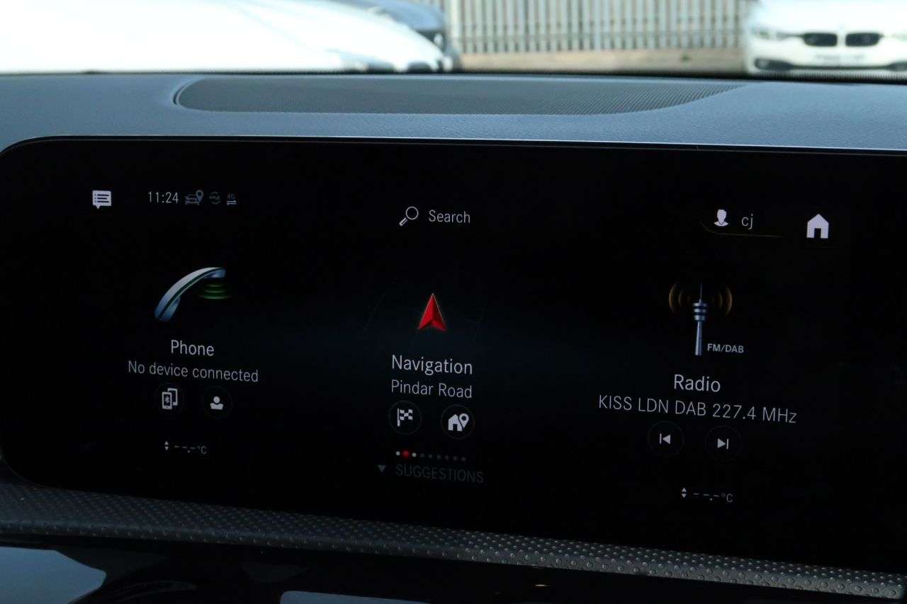 null MERCEDES-BENZ CLA null MERCEDES-BENZ CLA