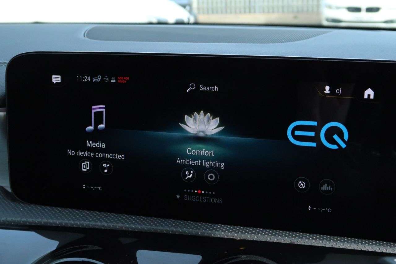 null MERCEDES-BENZ CLA null MERCEDES-BENZ CLA