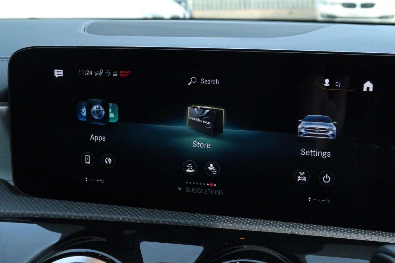 null MERCEDES-BENZ CLA null MERCEDES-BENZ CLA