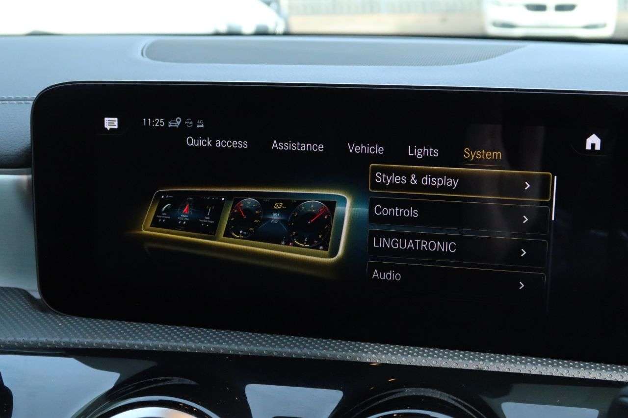 null MERCEDES-BENZ CLA null MERCEDES-BENZ CLA