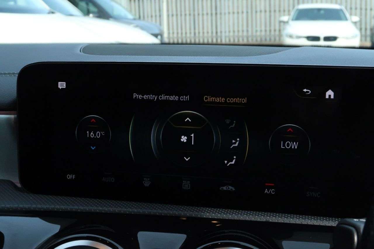 null MERCEDES-BENZ CLA null MERCEDES-BENZ CLA