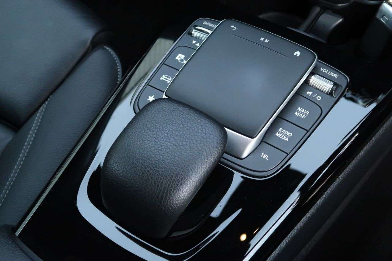 null MERCEDES-BENZ CLA null MERCEDES-BENZ CLA