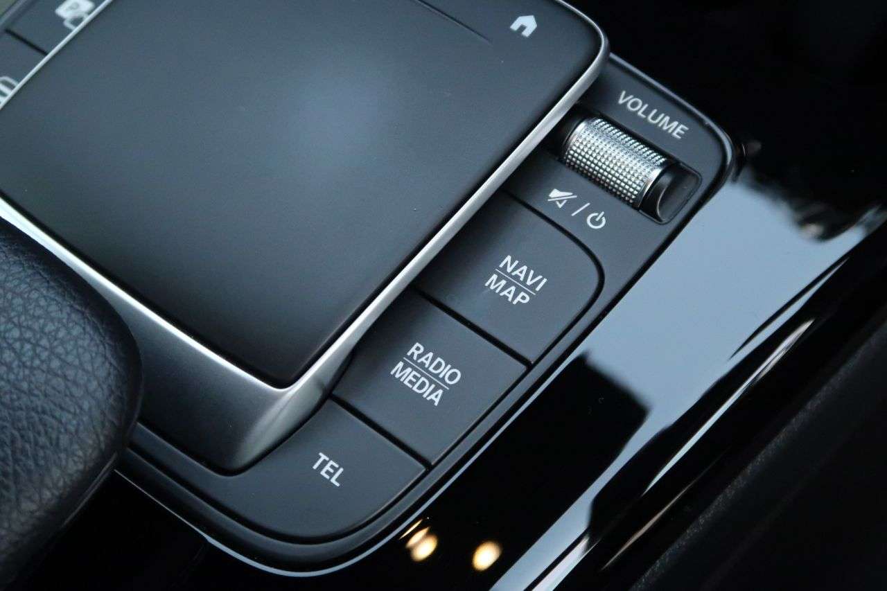 null MERCEDES-BENZ CLA null MERCEDES-BENZ CLA