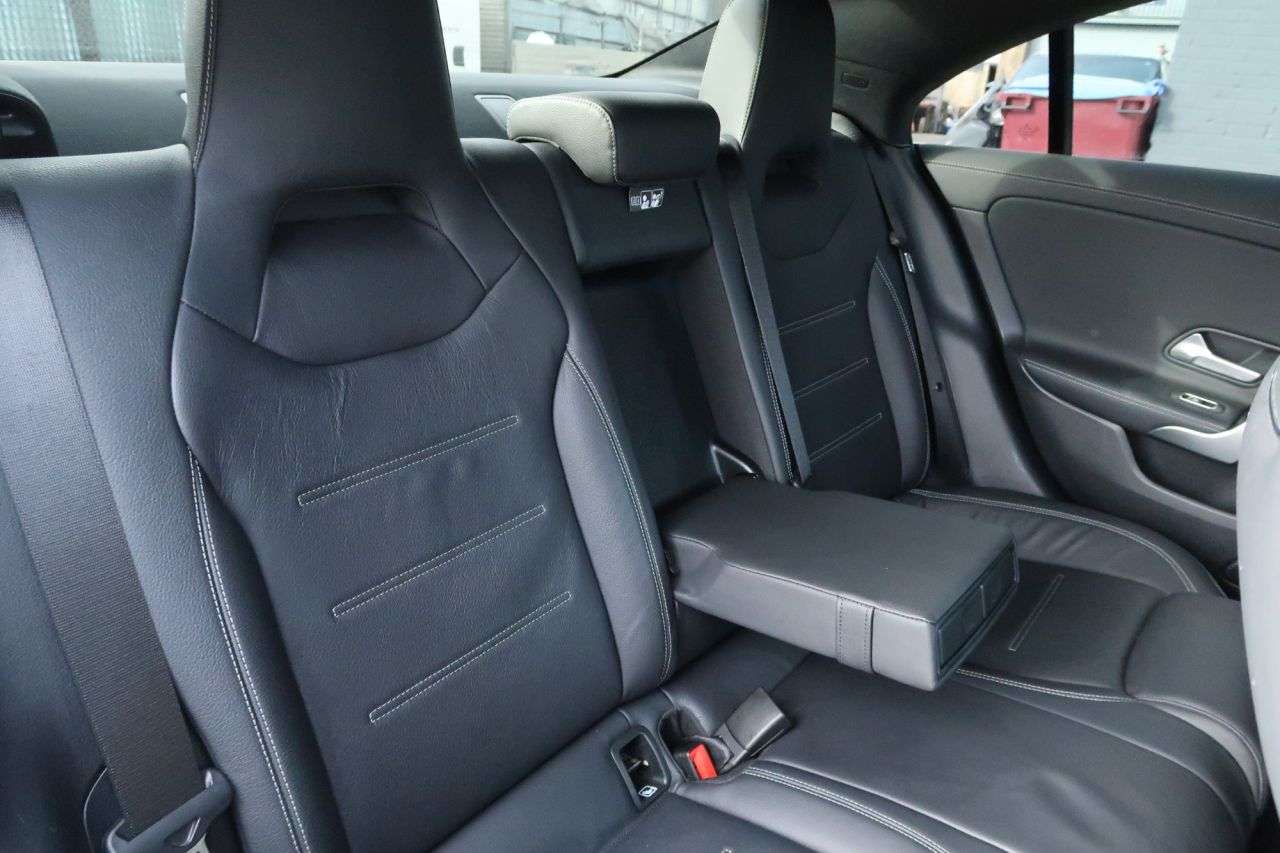 null MERCEDES-BENZ CLA null MERCEDES-BENZ CLA