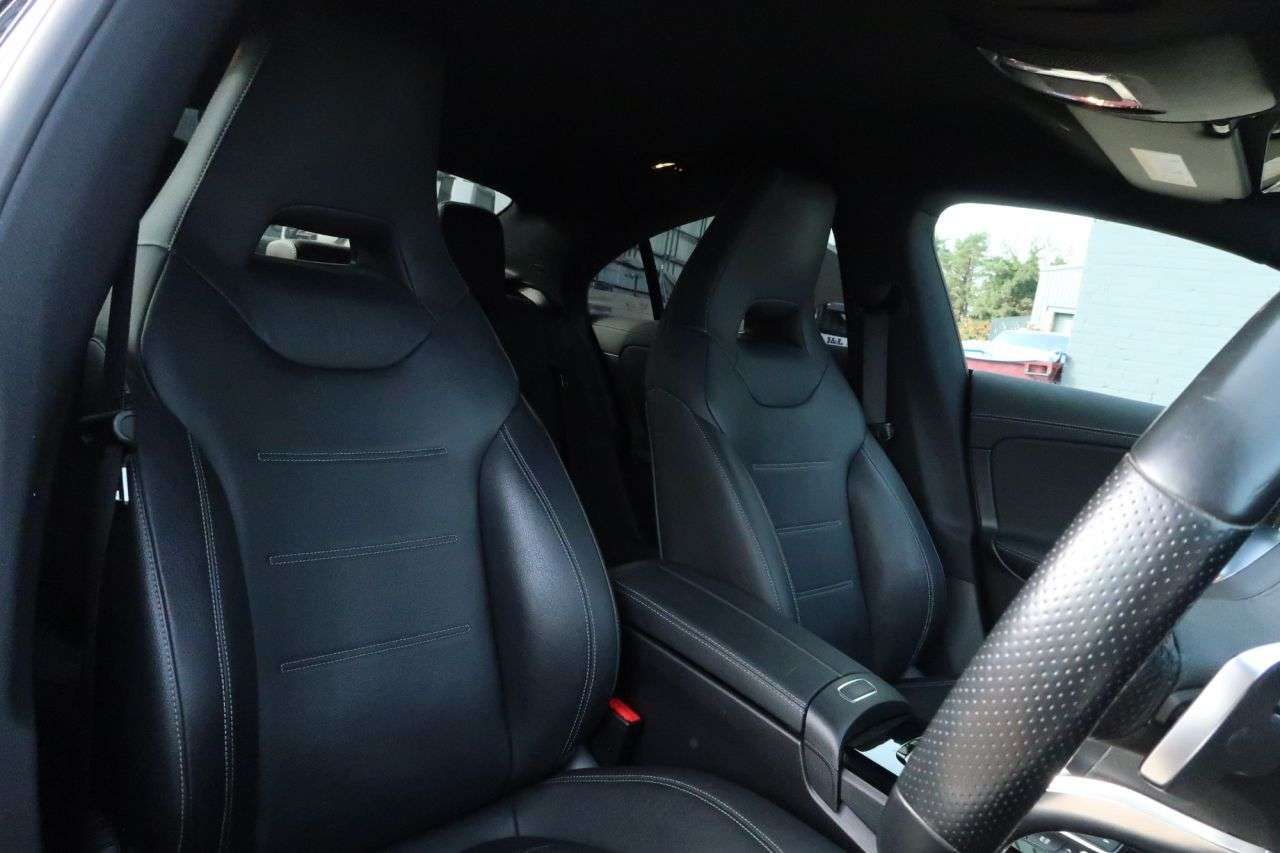 null MERCEDES-BENZ CLA null MERCEDES-BENZ CLA