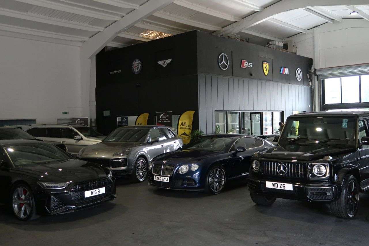 null MERCEDES-BENZ CLA null MERCEDES-BENZ CLA