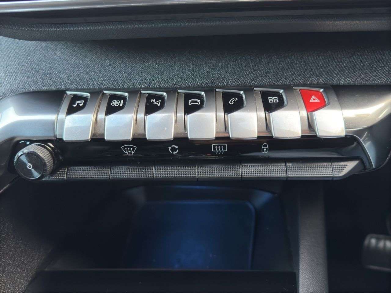 2017 PEUGEOT 3008 2017 PEUGEOT 3008