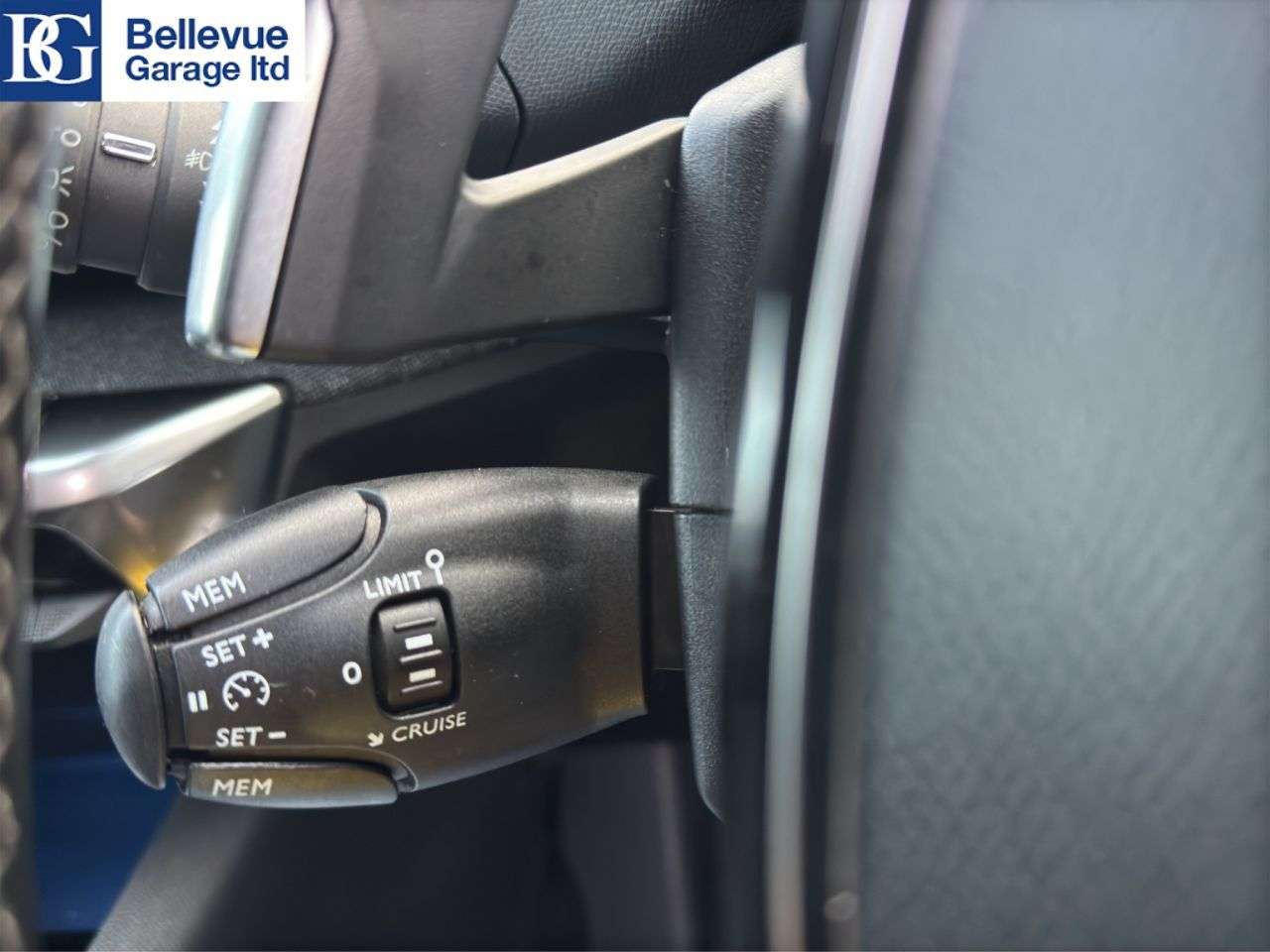 2017 PEUGEOT 3008 2017 PEUGEOT 3008