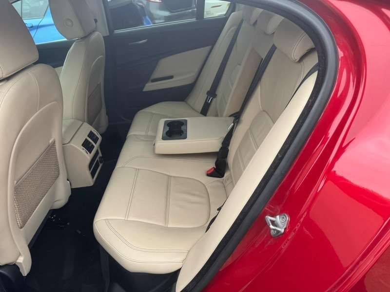 2016 JAGUAR XE 2016 JAGUAR XE