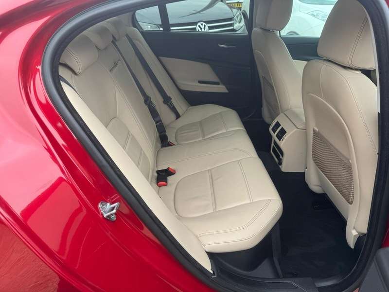 2016 JAGUAR XE 2016 JAGUAR XE